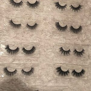 Eyelashes and Slide sandals